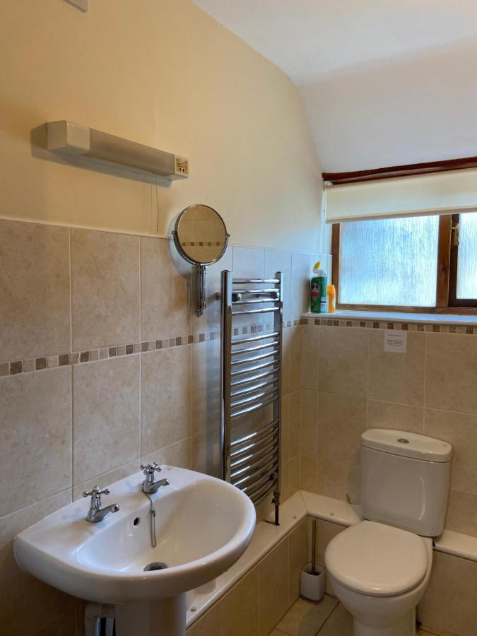 Tupenny Cottage, Old Mill Farm, Cotswold Water Park Cirencester Exterior foto