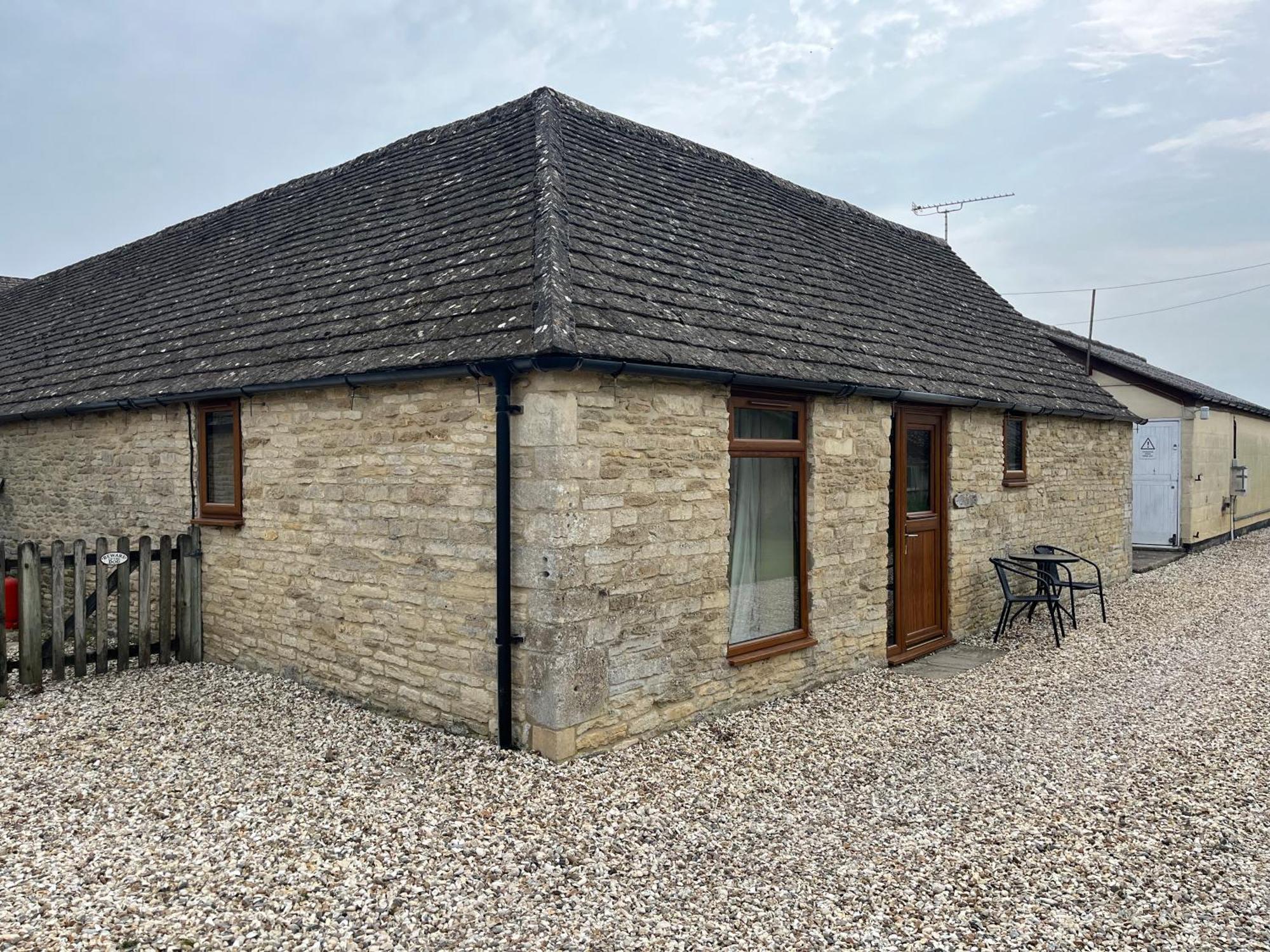 Tupenny Cottage, Old Mill Farm, Cotswold Water Park Cirencester Exterior foto